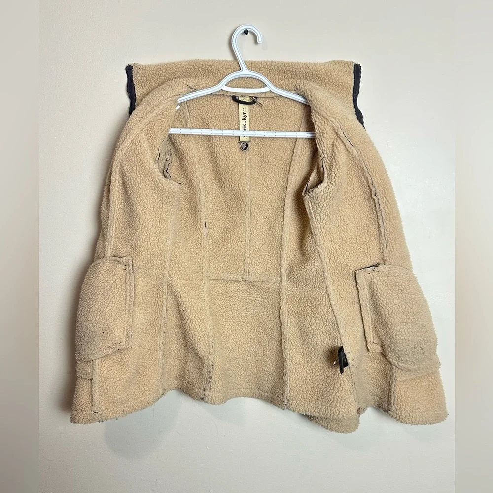Soia & Kyo Brown Teddy Jacket with Cream Accents szie XS - Picture 4 of 7
